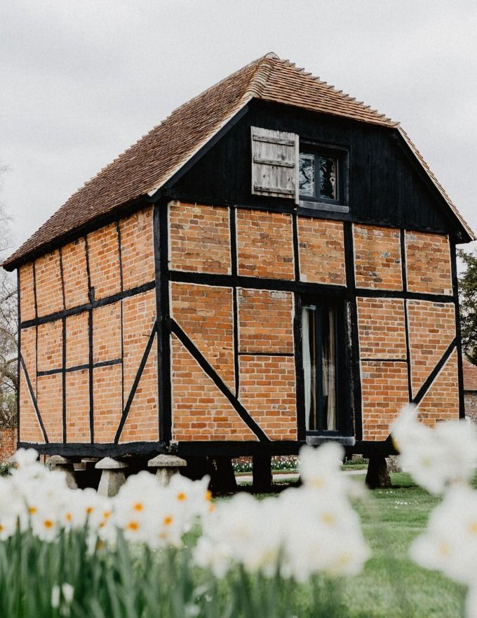 Countryside accommodation - The Granary Wasing Park